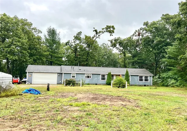 Photo 1 of Sale Pending at 96 Raven Lakes Dr, Muskegon, MI 49442 | MLS# 70492393 | Listing updated on 2025-11-14