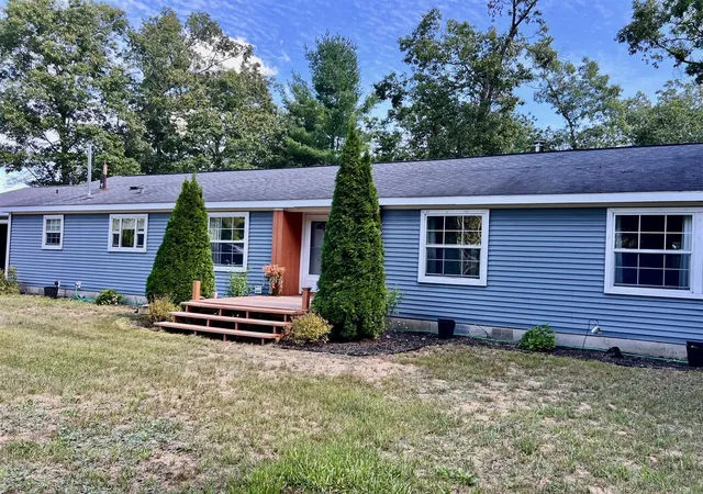 Photo 2 of Sale Pending at 96 Raven Lakes Dr, Muskegon, MI 49442 | MLS# 70492393 | Listing updated on 2025-11-14