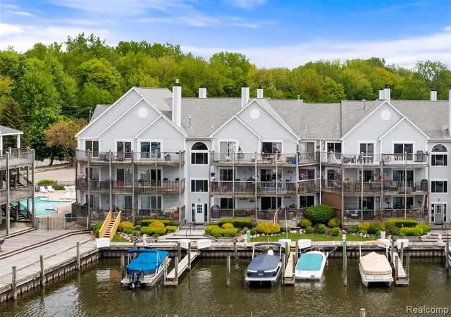 Homes for sale in Harrison Township, MI | 37510 Jefferson Ave #303, Harrison Township, MI 48045 | MLS# 60999494