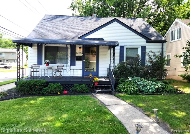 Homes for sale in Ferndale, MI | 1726 Silman St, Ferndale, MI 48220 | MLS# 61003974