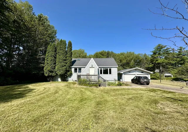 1st image of 1114 Willow Rd, Gladstone, MI 49837 | MLS# 50217870
