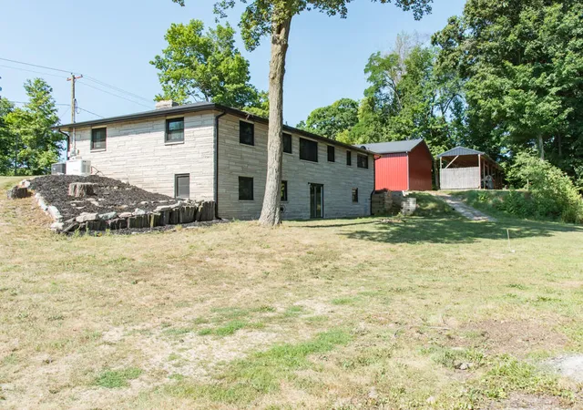 Photo 4 of Sale Pending at 7035 E Main St, Kalamazoo, MI 49048 | MLS# 70550023 | Listing updated on 2026-09-14