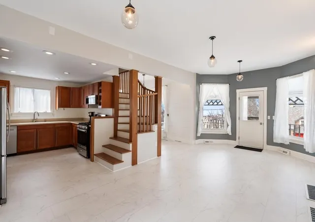 5th image of 312 Grove, Petoskey, MI 49770 | MLS# 80066990