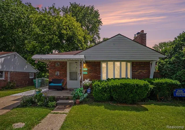 1st image of 23116 Beechwood Ave, Eastpointe, MI 48021 | MLS# 61008015
