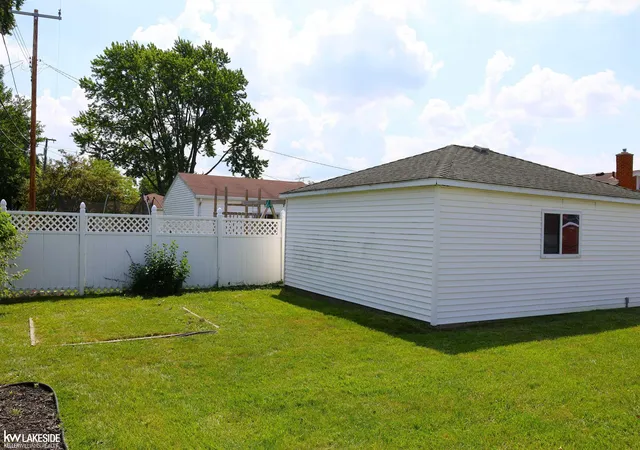 Homes for sale in Warren, MI | 11457 Hanford Dr, Warren, MI 48093 | MLS# 50214244
