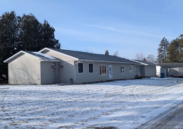 Homes for sale in Au Gres, MI | 534 S Main St, Au Gres, MI 48703 | MLS# 80064698