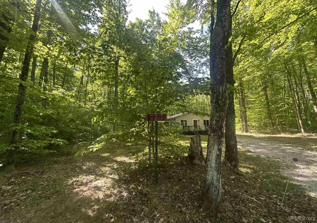 Homes for sale in Wetmore, MI | 285n Round Lake Rd, Wetmore, MI 49895 | MLS# 50211979