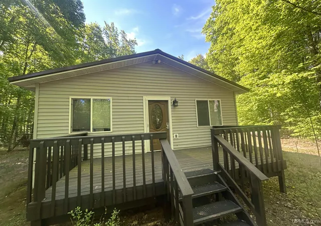 Homes for sale in Wetmore, MI | 285n Round Lake Rd, Wetmore, MI 49895 | MLS# 50211979
