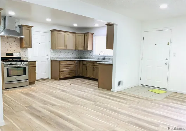 Photo 3 of Single family home for sale at 6475 N Highland St, Dearborn Heights, MI 48127 | MLS# 61019890 | Listing updated on 2026-08-12