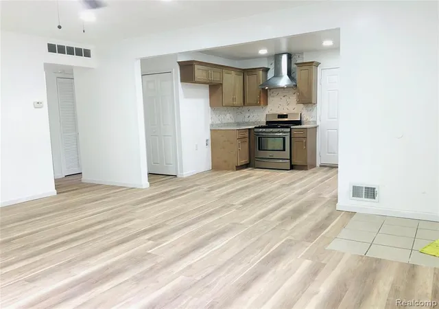 Photo 5 of Single family home for sale at 6475 N Highland St, Dearborn Heights, MI 48127 | MLS# 61019890 | Listing updated on 2026-08-12