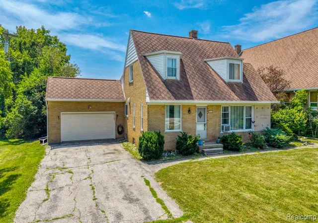 Photo 3 of Single family home for sale at 9735 Dolan Rd, Columbus, MI 48063 1105 | MLS# 61011910 | Listing updated on 2026-08-28