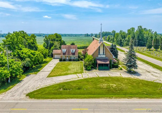 Photo 4 of Single family home for sale at 9735 Dolan Rd, Columbus, MI 48063 1105 | MLS# 61011910 | Listing updated on 2026-08-28