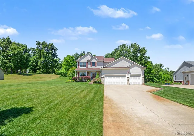 1st image of 3455 N Quarry Creek Dr, White Lake, MI 48383 1875 | MLS# 61003463