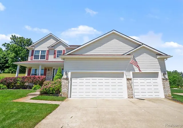 3rd image of 3455 N Quarry Creek Dr, White Lake, MI 48383 1875 | MLS# 61003463