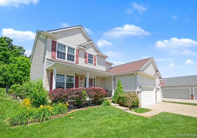 4th image of 3455 N Quarry Creek Dr, White Lake, MI 48383 1875 | MLS# 61003463
