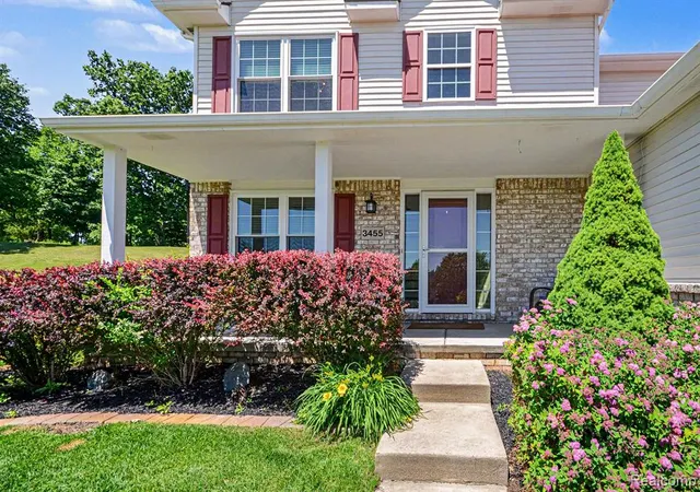 5th image of 3455 N Quarry Creek Dr, White Lake, MI 48383 1875 | MLS# 61003463