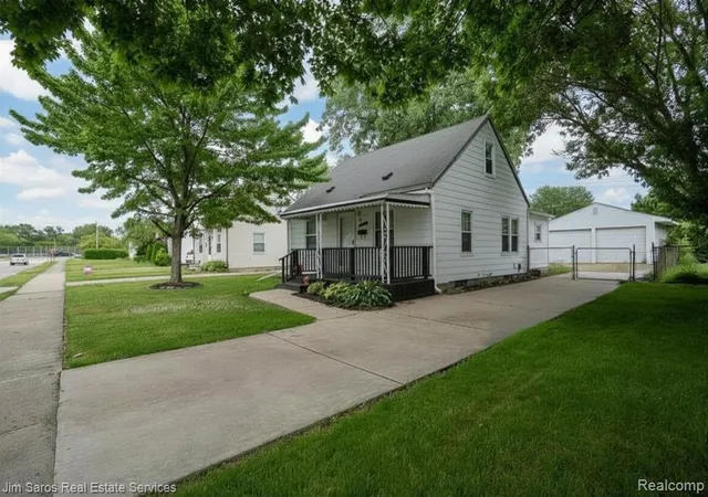 Homes for sale in Roseville, MI | 26692 Chippendale St, Roseville, MI 48066 | MLS# 60968248