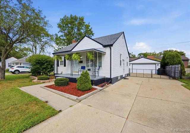 3rd image of 5844 Arcola St, Garden City, MI 48135 | MLS# 61022452