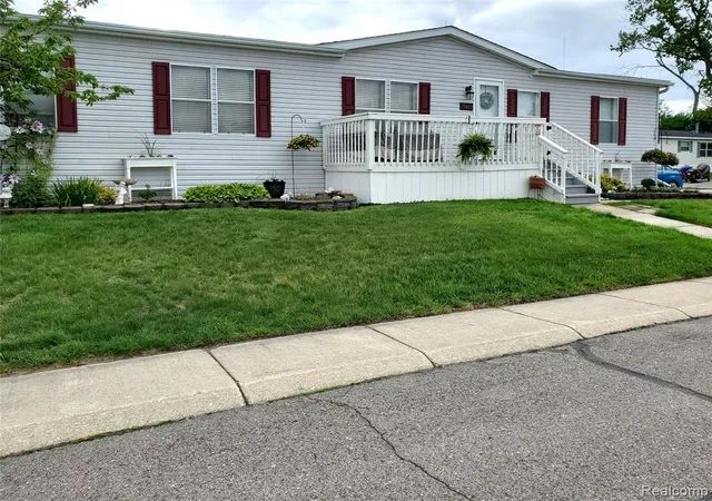 Homes for sale in Flat Rock, MI | 29403 Wedgewood, Flat Rock, MI 48134 | MLS# 60974105