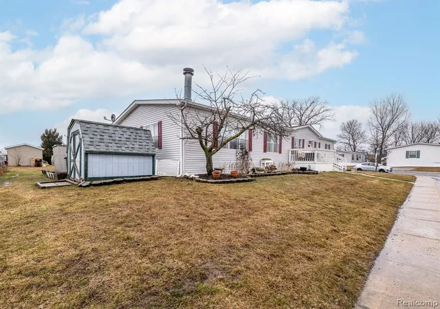 Homes for sale in Flat Rock, MI | 29403 Wedgewood, Flat Rock, MI 48134 | MLS# 60974105