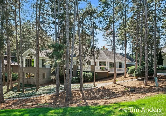 Photo 1 of Single family home for sale at 3433 Meadowood Trl Dr, Grand Rapids, MI 49546 | MLS# 70543999 | Listing updated on 2026-09-15