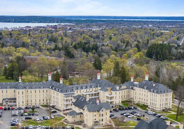 Homes for sale in Traverse City, MI | 830 Cottageview Dr #403, Traverse City, MI 49684 | MLS# 80068221