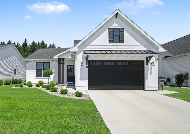 Condo for sale at 112 Brass Leaf Ct, Midland, MI 48642 | MLS# 50215073