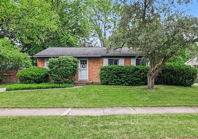 Homes for sale in Ann Arbor, MI | 624 Susan Dr, Ann Arbor, MI 48103 | MLS# 70540136