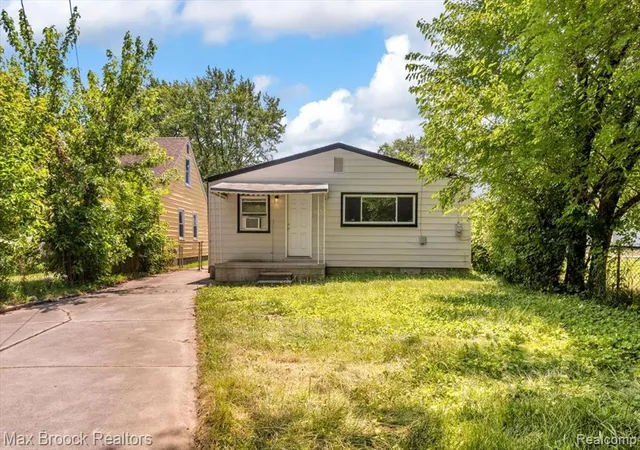 Photo 20 of Sale Pending at 13045 Sidonie Ave, Warren, MI 48089 | MLS# 61019409 | Listing updated on 2026-09-04