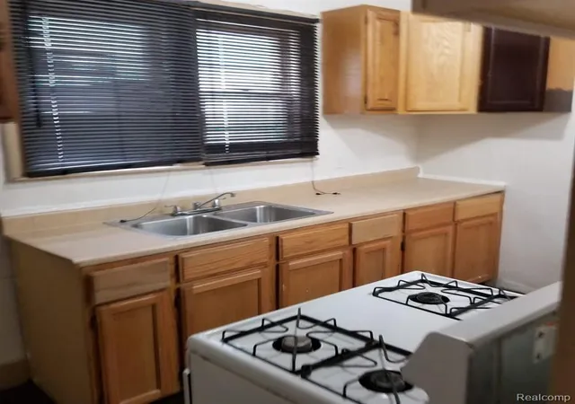 Photo 3 of Sale Pending at 2652 Clements St, Detroit, MI 48238 | MLS# 60320517 | Listing updated on 2025-06-30
