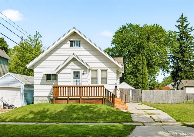 26th image of 1218 12th St, Port Huron, MI 48060 5238 | MLS# 61024104