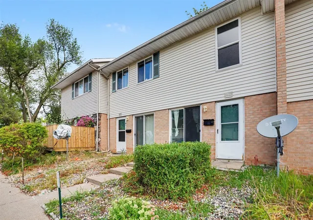 1st image of 3433 Kenbrooke Ct, Kalamazoo, MI 49006 | MLS# 70548735