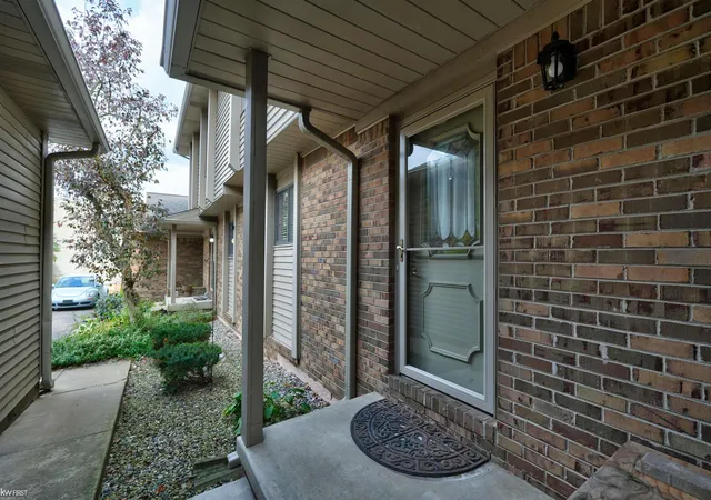 Photo 2 of Sale Pending at 8519 Pepper Ridge Dr #Unit 32, Grand Blanc, MI 48439 | MLS# 50220078 | Listing updated on 2026-09-06