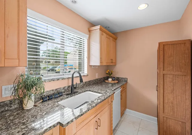 Photo 3 of Sale Pending at 8519 Pepper Ridge Dr #Unit 32, Grand Blanc, MI 48439 | MLS# 50220078 | Listing updated on 2026-09-06