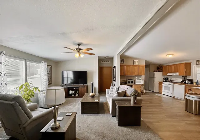 Photo 3 of Manufactured home for sale at 6039 Bentwood Cir, White Lake, MI 48383 | MLS# 50219375 | Listing updated on 2026-08-28
