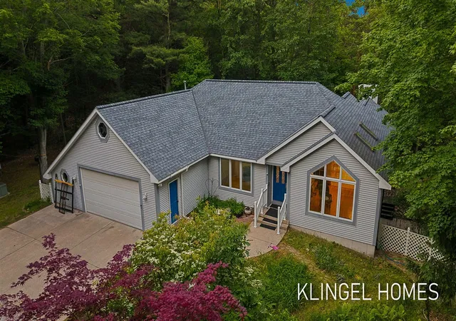 Photo 3 of Sale Pending at 9292 Lakeshore Ave, West Olive, MI 49460 | MLS# 70540439 | Listing updated on 2026-08-12