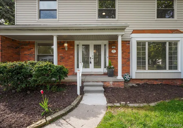 Photo 3 of Single family home for sale at 536 Rolling Rock Rd, Bloomfield Hills, MI 48304 | MLS# 60992469 | Listing updated on 2026-07-09