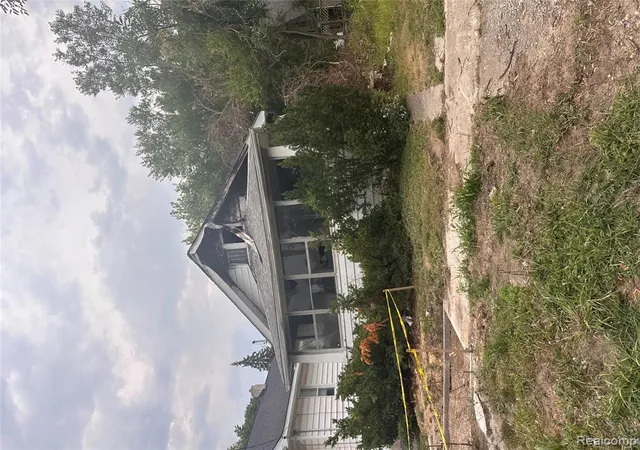 Photo 1 of Single family home for sale at 1606 Indiana Ave, Flint, MI 48506 | MLS# 61016360 | Listing updated on 2026-07-31