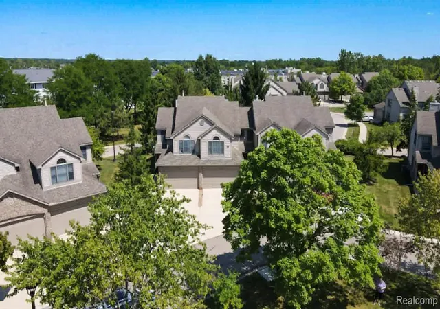 Photo 2 of Condo for sale at 45125 Horseshoe Cir, Canton, MI 48187 5040 | MLS# 61008167 | Listing updated on 2026-09-19