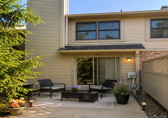 Photo 4 of Condo for sale at 45125 Horseshoe Cir, Canton, MI 48187 5040 | MLS# 61008167 | Listing updated on 2026-09-19