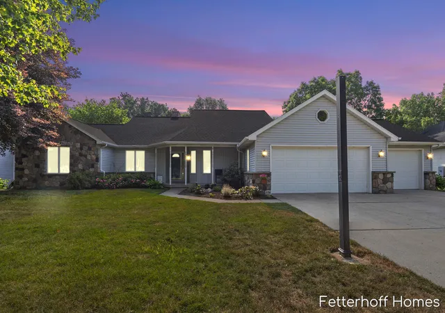 Photo 2 of Single family home for sale at 1900 Cherry Run Dr, Grand Rapids, MI 49504 | MLS# 70547374 | Listing updated on 2026-07-26