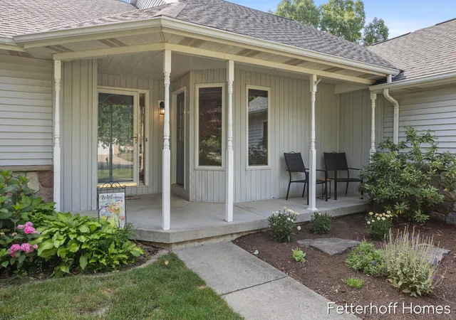 Photo 3 of Single family home for sale at 1900 Cherry Run Dr, Grand Rapids, MI 49504 | MLS# 70547374 | Listing updated on 2026-07-26