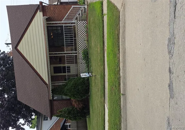 Photo 1 of Single family home for sale at 33505 Clinton St, Wayne, MI 48184 | MLS# 61013293 | Listing updated on 2026-08-03