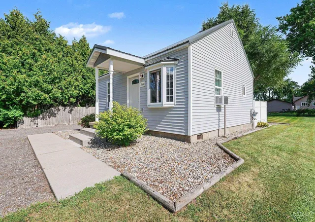 3rd image of 3560 Mckinley St, Saginaw, MI 48604 | MLS# 50219111
