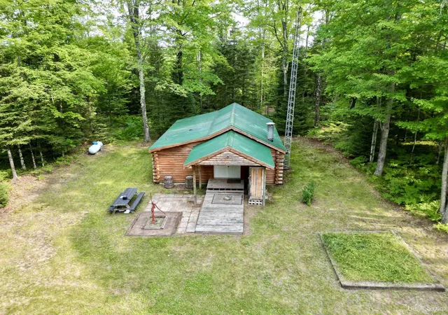 Photo 1 of Single family home for sale at Tbd Off 275 Rd, Gladstone, MI 49837 | MLS# 50217673 | Listing updated on 2026-08-08