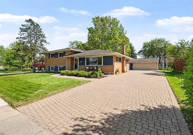 Homes for sale in Ann Arbor, MI | 2011 Brampton Ct, Ann Arbor, MI 48103 | MLS# 70530178
