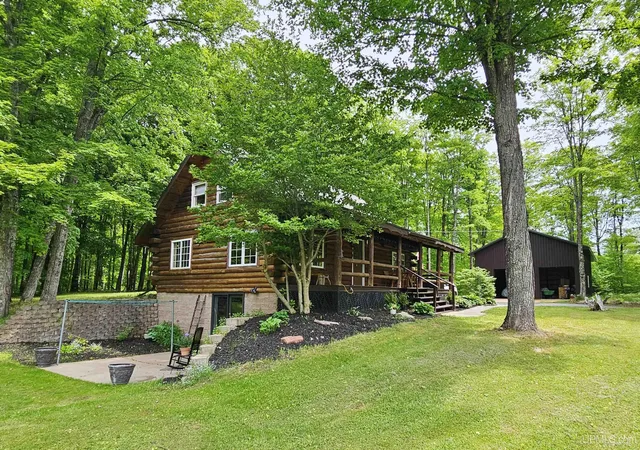 2nd image of 10585 S Us Hwy 41 Hwy, Skandia, MI 49885 | MLS# 50210932