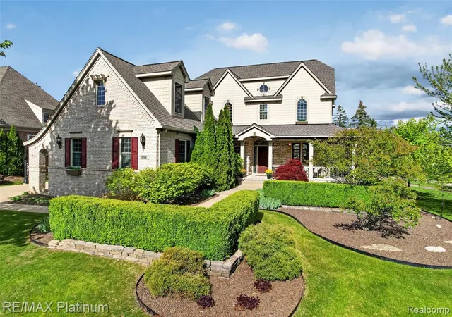 2nd image of 10709 Stoney Point Dr, South Lyon, MI 48178 | MLS# 60992385
