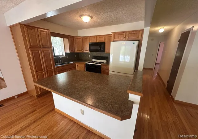 Homes for sale in Lapeer, MI | 5398 Linger Ln, Lapeer, MI 48446 | MLS# 60997041