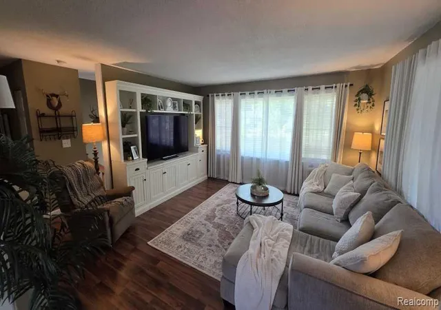 Photo 3 of Single family home for sale at 2201 Maple Grv Rd, Jackson, MI 49201 | MLS# 61009696 | Listing updated on 2026-07-24